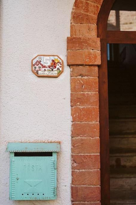 Casa Vacanze L'Angolo Fiorito Бетоле Екстериор снимка