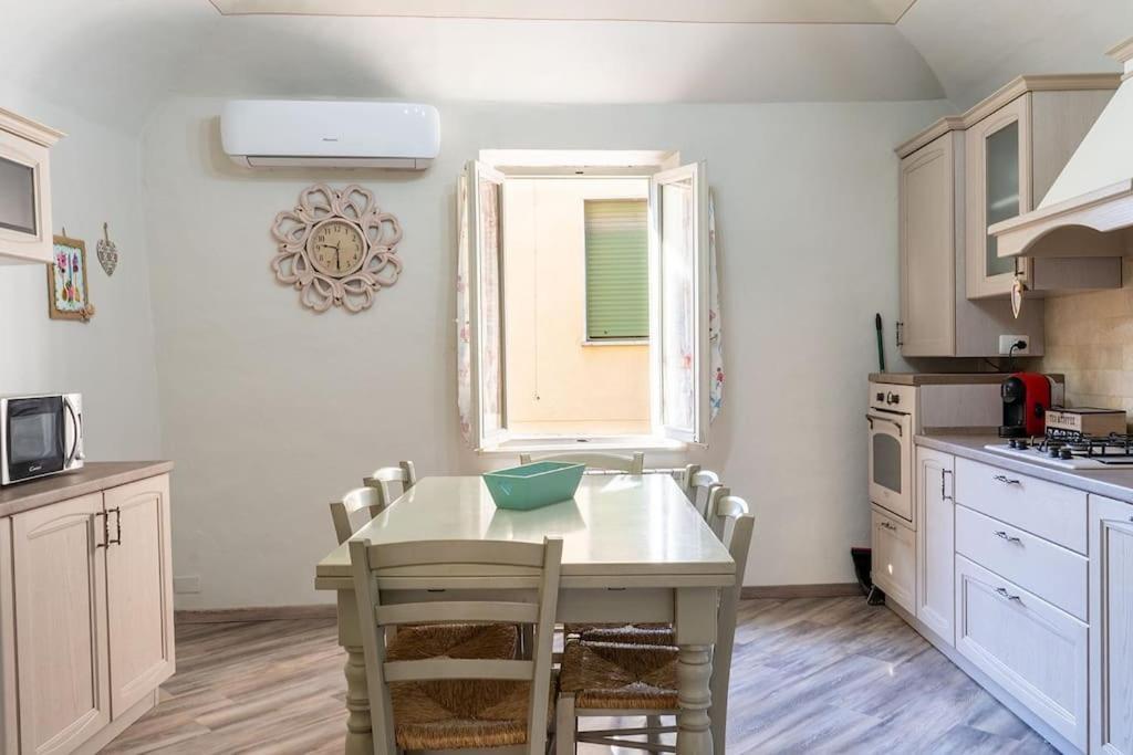 Casa Vacanze L'Angolo Fiorito Бетоле Екстериор снимка