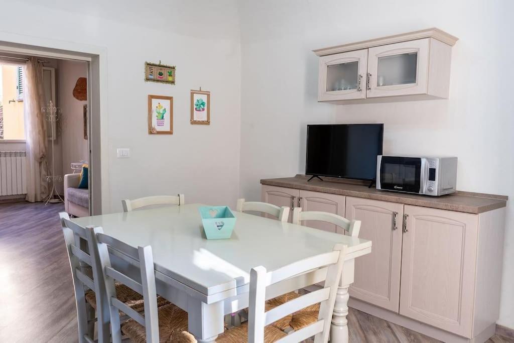 Casa Vacanze L'Angolo Fiorito Бетоле Екстериор снимка
