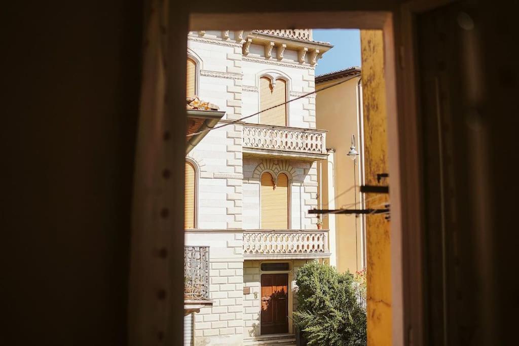 Casa Vacanze L'Angolo Fiorito Бетоле Екстериор снимка