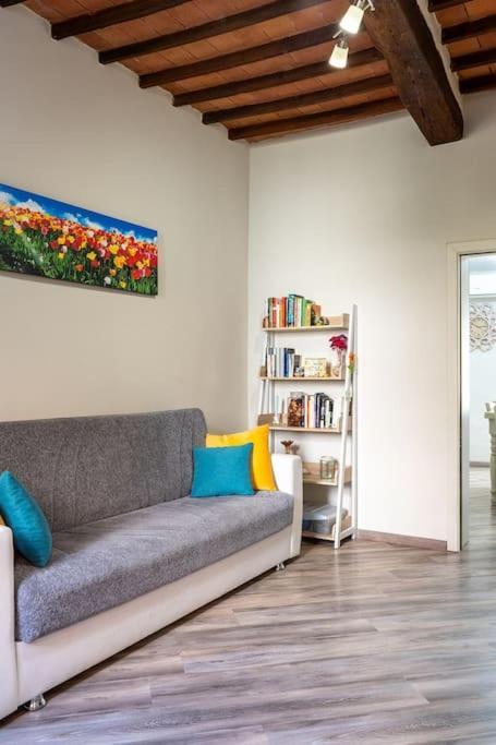 Casa Vacanze L'Angolo Fiorito Бетоле Екстериор снимка