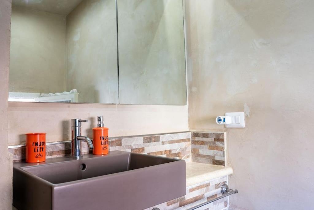 Casa Vacanze L'Angolo Fiorito Бетоле Екстериор снимка