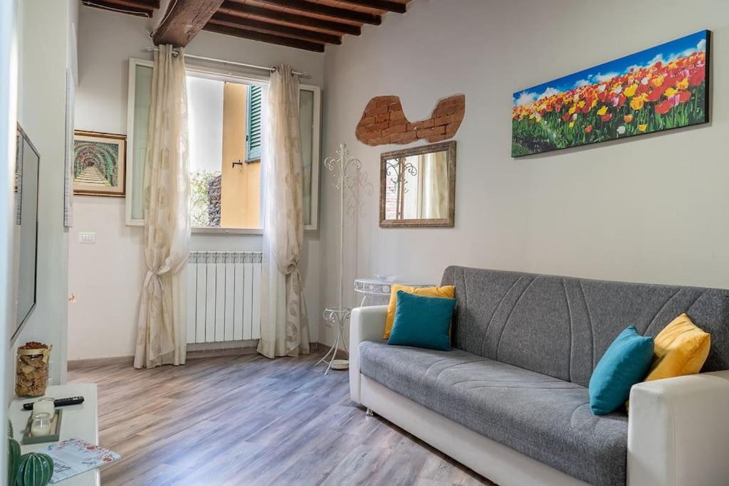 Casa Vacanze L'Angolo Fiorito Бетоле Екстериор снимка