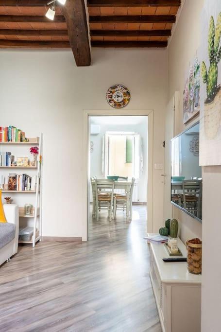 Casa Vacanze L'Angolo Fiorito Бетоле Екстериор снимка