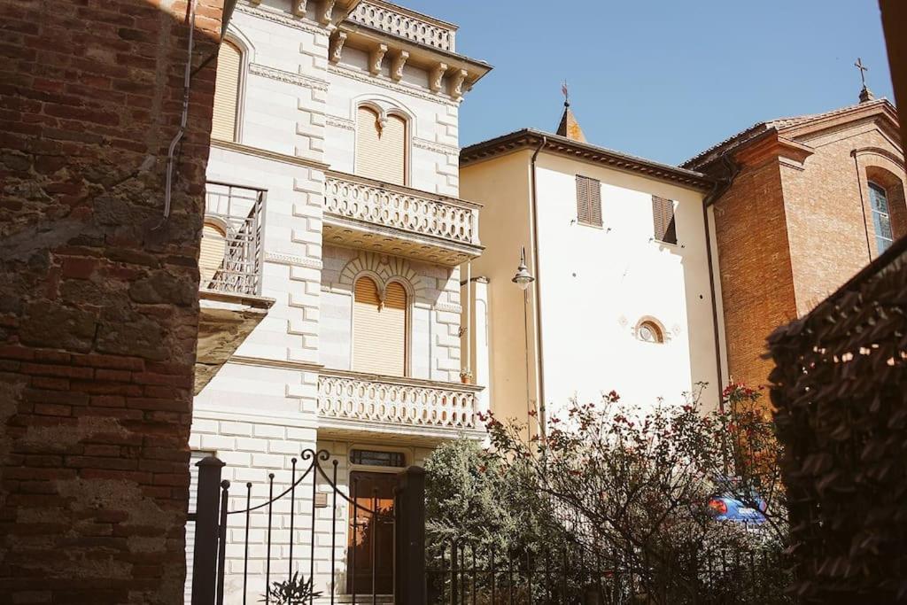 Casa Vacanze L'Angolo Fiorito Бетоле Екстериор снимка