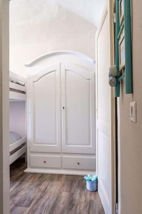 Casa Vacanze L'Angolo Fiorito Бетоле Екстериор снимка